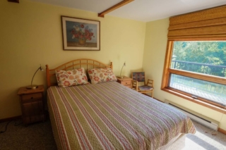 Bedroom with queen bed